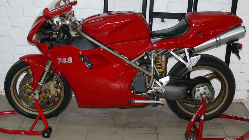Реставрация Ducati 748S