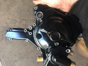 Свежепокрашеная крышка двигателя Ducati